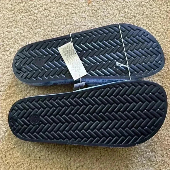 Old Navy Unisex Blue Slides Size 6-7 - Picture 3 of 5